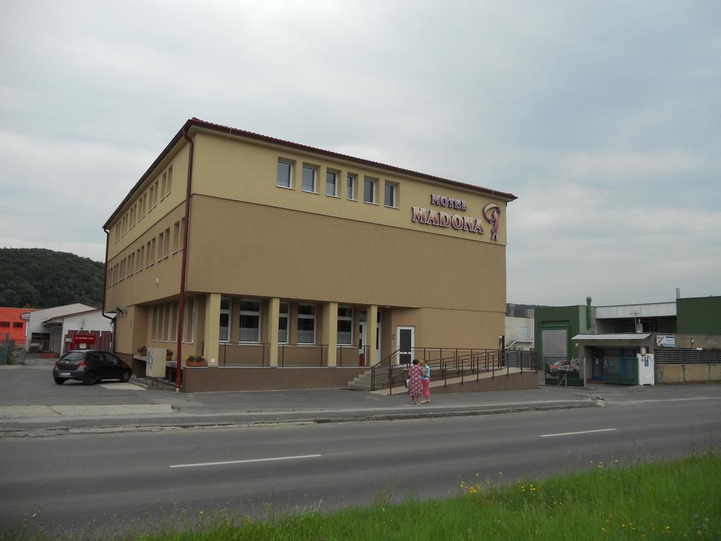 Motel Madona Banská Bystrica Dış mekan fotoğraf